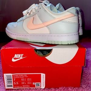 Womens Nike Dunk low - Barely Green